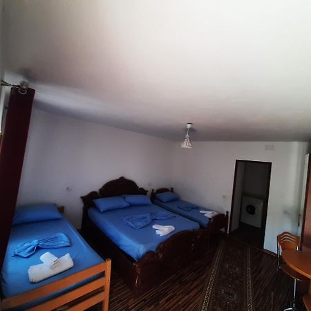 Kulla E Vjeter Hotel Koman Quarto foto