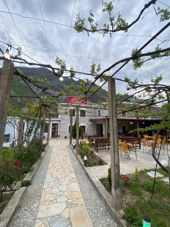 Kulla E Vjeter Hotel Koman Exterior foto