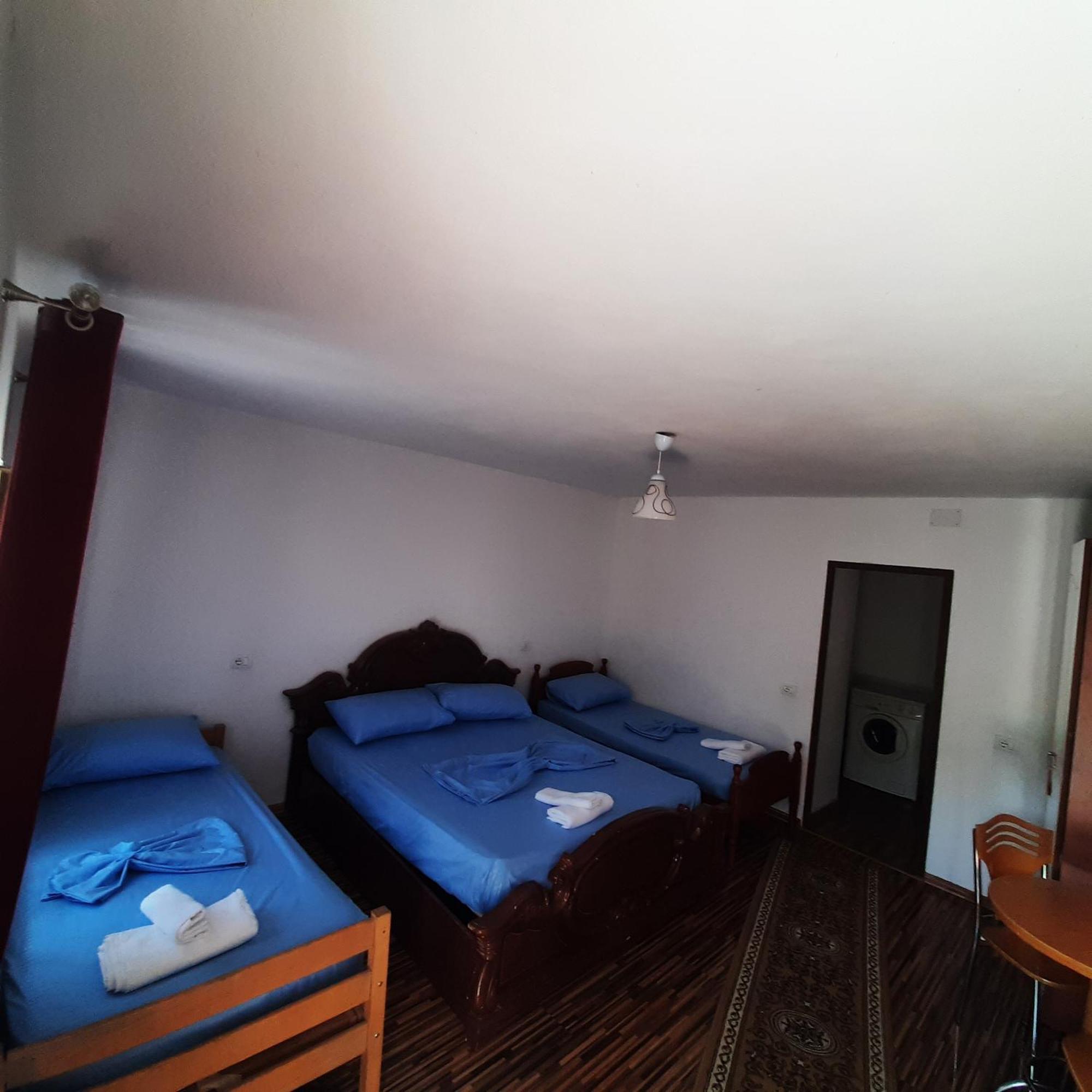 Kulla E Vjeter Hotel Koman Quarto foto